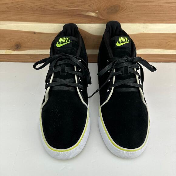 Athletic_Shoes